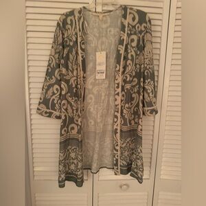 NWT Studio F kimono in cream and green, size 12